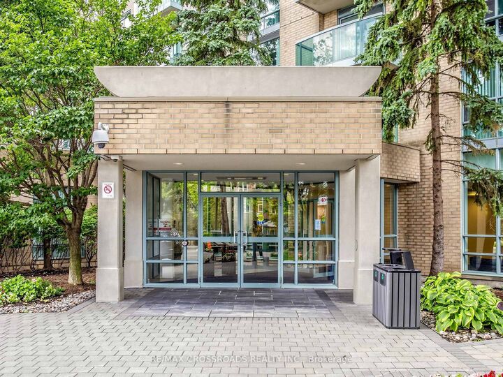 Property Photo: 3 Ellesmere Street 713 ON L4B 4N2
