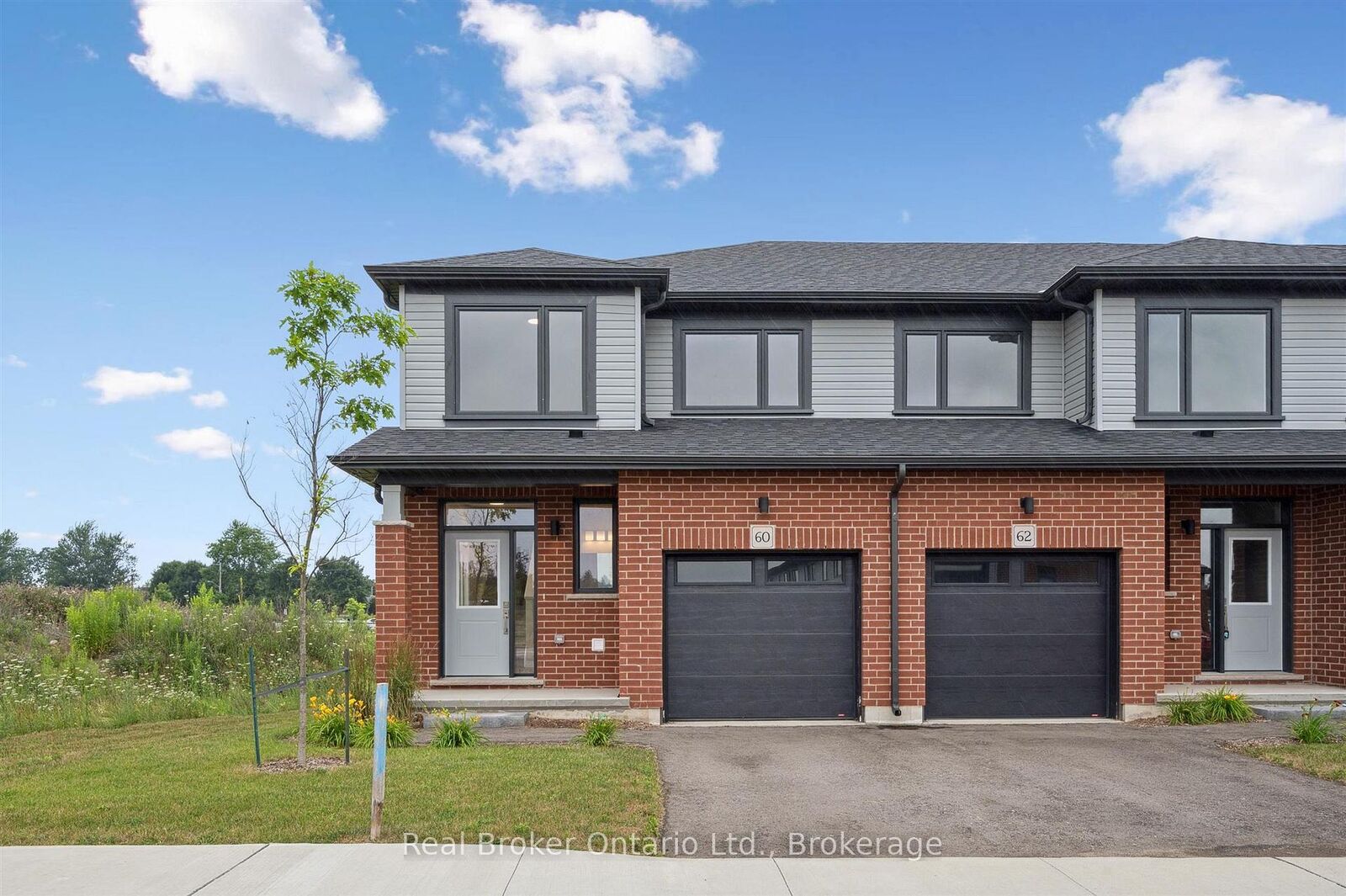 Property Photo:  60 Ayr Meadows Crescent  ON N0B 1E0 