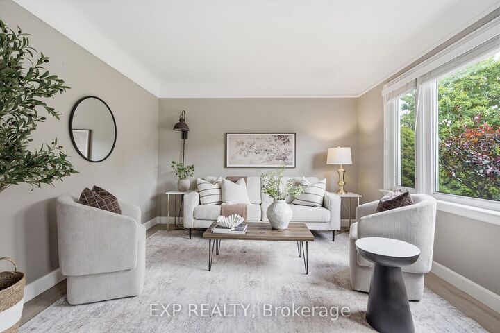 Property Photo:  20 Hillview Street  ON N2H 5P8 