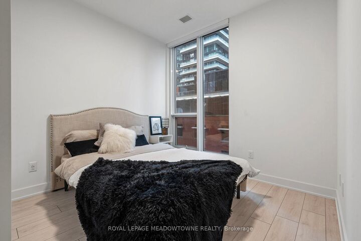 Property Photo: 15 Mercer Street 813 ON M5V 1H2