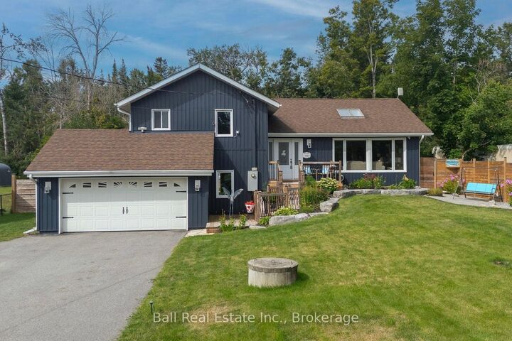 118 Echo Bay Road E — photo 1