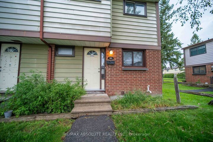Property Photo: 16 A Knollsbrook Drive ON K2J 1K8