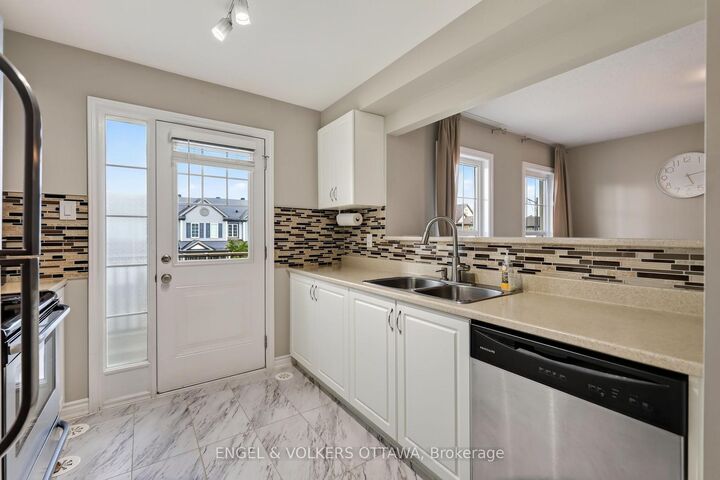 Property Photo:  380 Sweet Grass Circle  ON K2J 5W9 