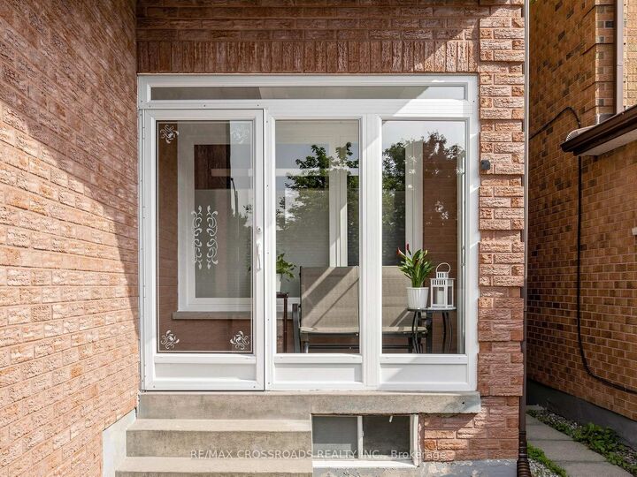 Property Photo: 108 Anthony Lane ON L4K 3K8