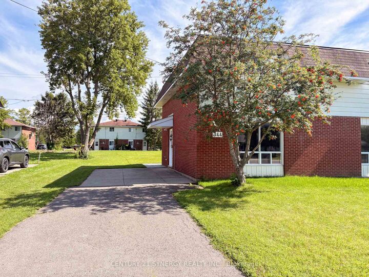 Property Photo:  344 Pattie Drive  ON K7C 2G3 
