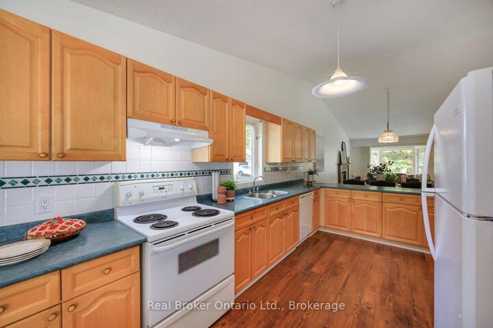 Property Photo: 10 Niagara Trail ON L1B 1A2
