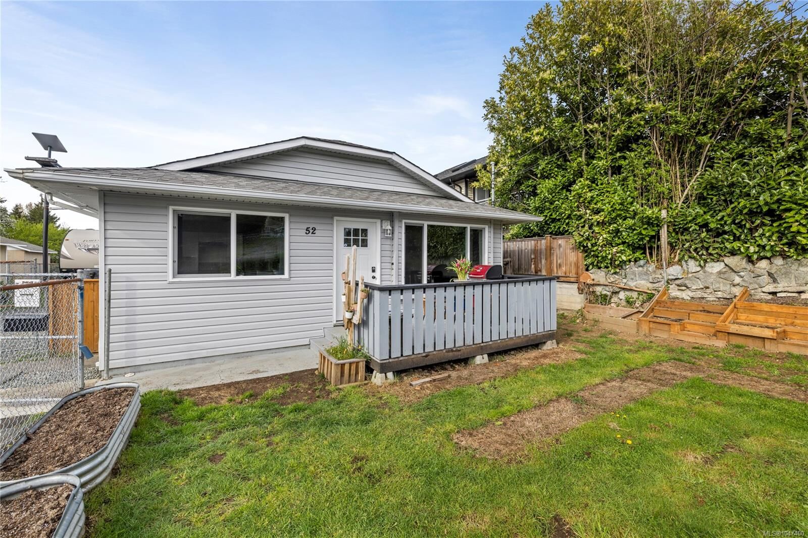 Property Photo: 52 Athletic St BC V9R 5N6