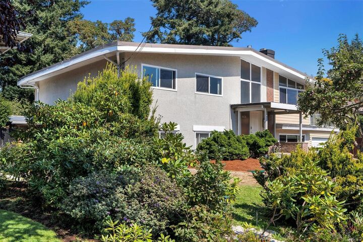 4426 Chartwell Dr — photo 1