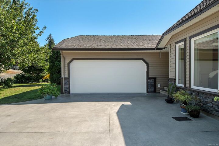 Property Photo: 747 Steenbuck Dr BC V9W 7J9