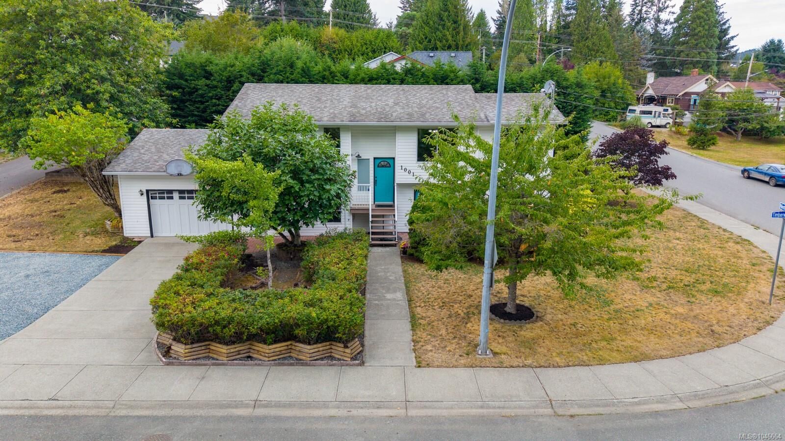 Property Photo:  1001 Timberwood Dr  BC V9R 6N9 