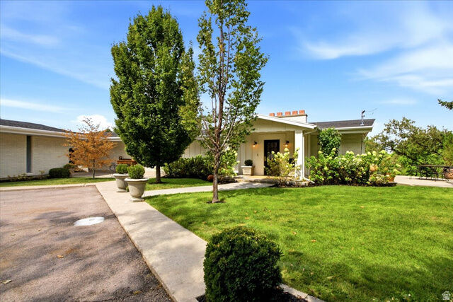 Property Photo:  2424 E Oakcrest Ln  UT 84121 
