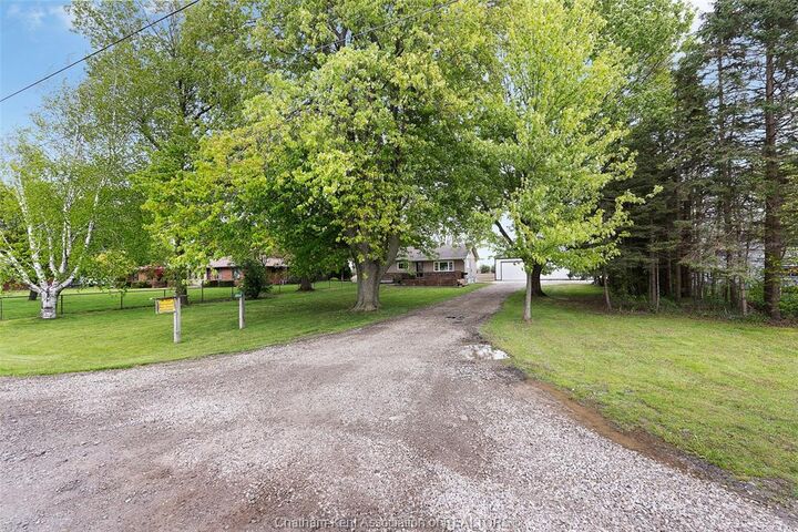 Property Photo: 864 McNaughton Avenue East ON N7L 0E4