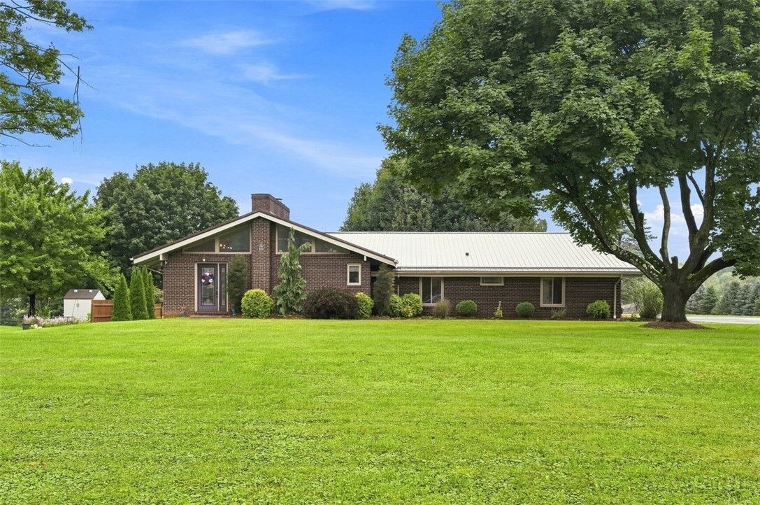 Property Photo: 146 Shannon Rd PA 16053