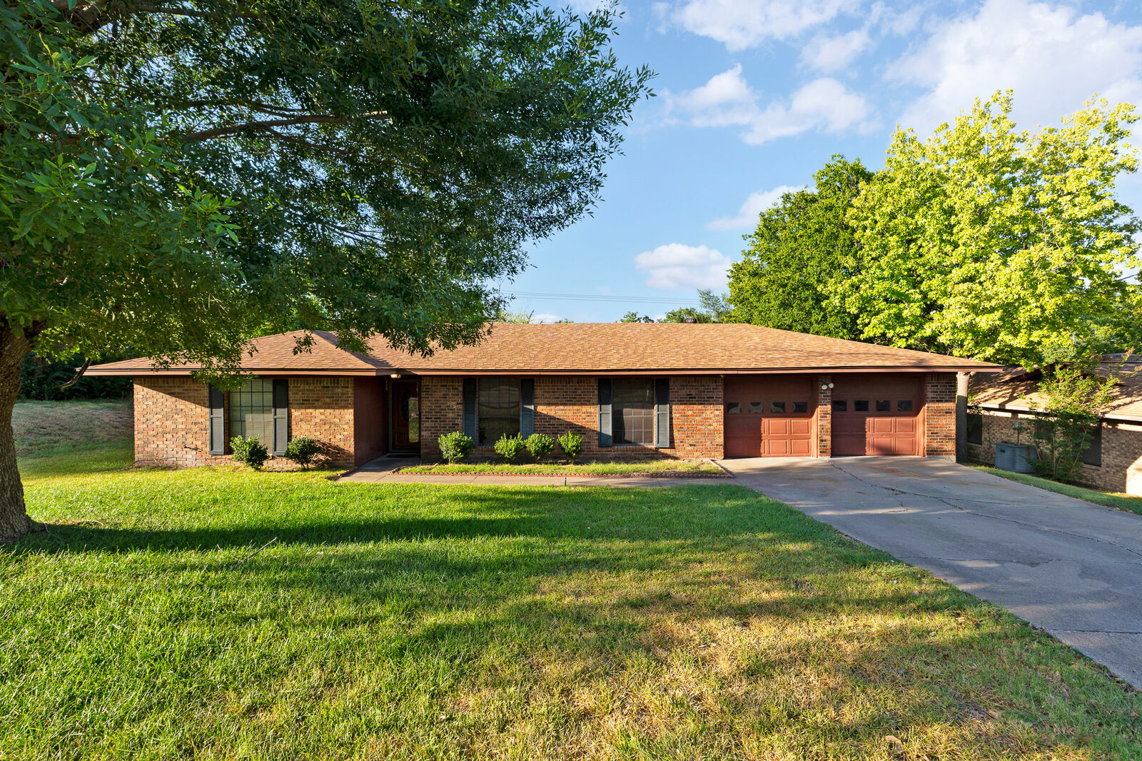 Property Photo:  406 E Upshaw Avenue  TX 76501 
