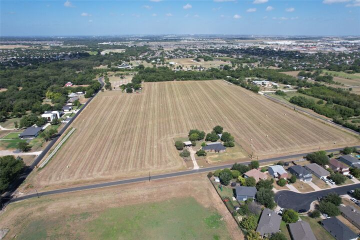Property Photo: 460 County Road 135 Road TX 78634