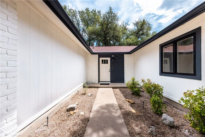 Property Photo:  7601 West Gate Boulevard  TX 78745 