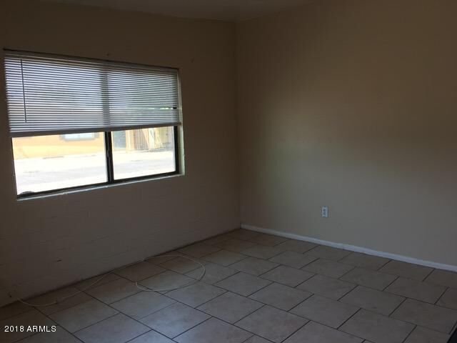Property Photo: 7106 N 68th Avenue 3 AZ 85303