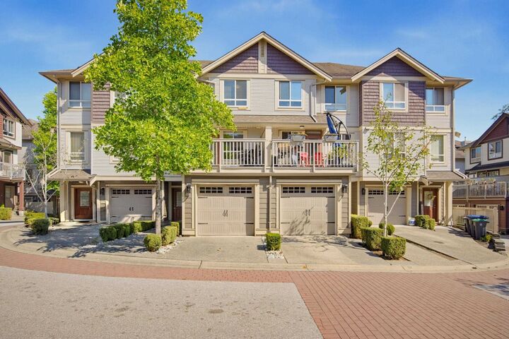 19560 68 Avenue 29 — photo 1