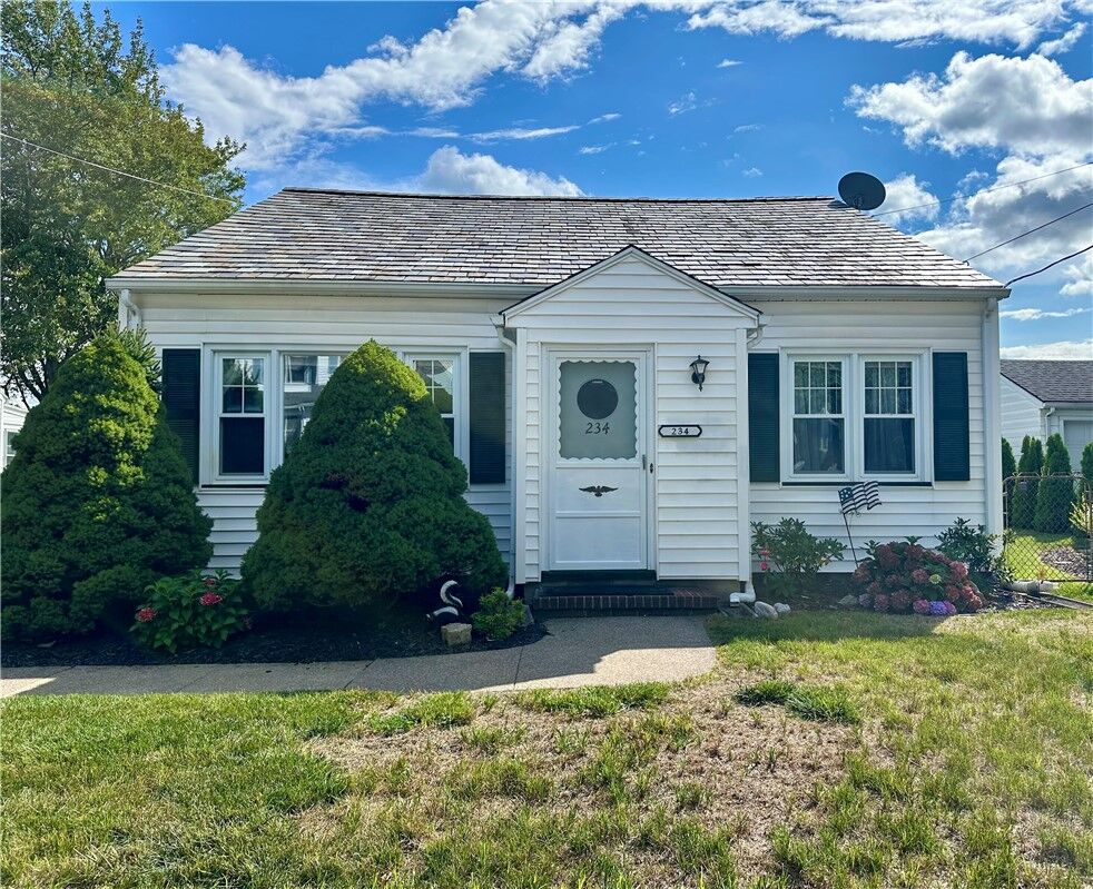 Property Photo:  234 W Ivy Street  NY 14445 