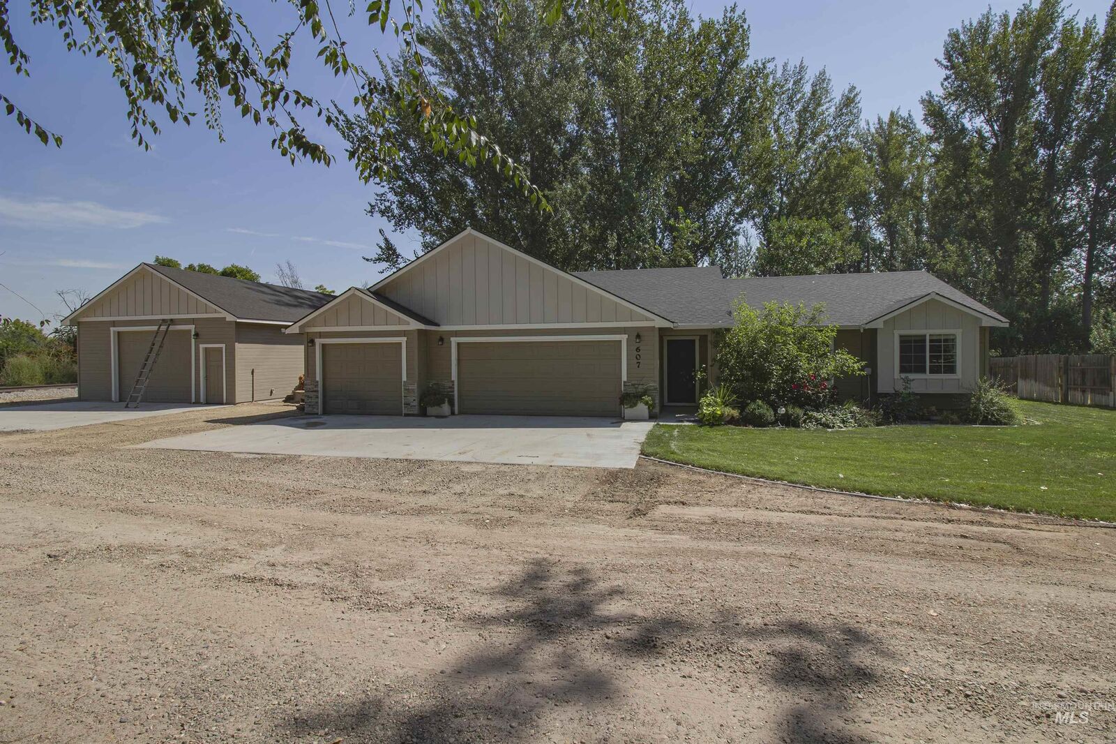 Property Photo: 607 Peach Lane ID 83655