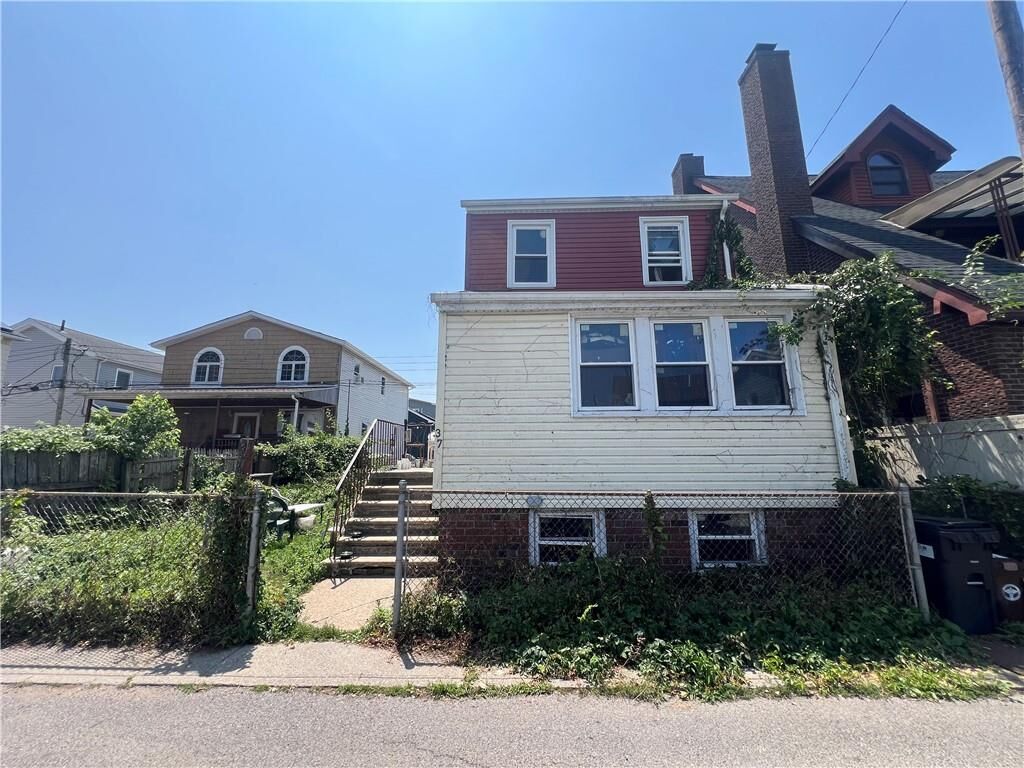 Property Photo:  37 Eaton Court  NY 11229 