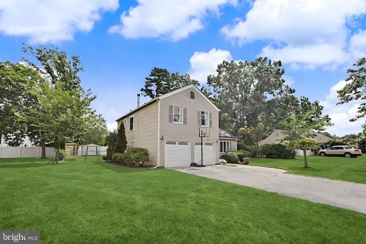 Property Photo:  1005 Eastwind Avenue  NJ 08753 