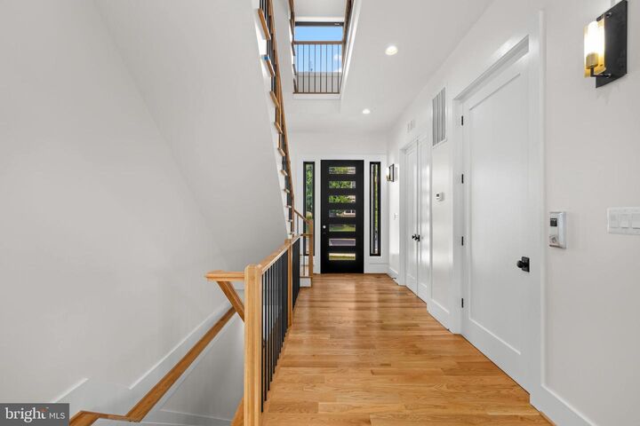 Property Photo: 6424 29th Street N VA 22207