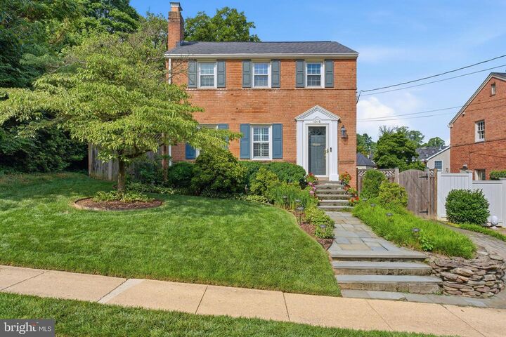 Property Photo:  1016 N Larrimore Street  VA 22205 