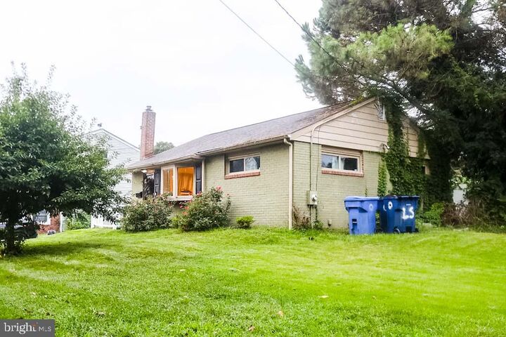 Property Photo: 323 Mount Vernon Avenue NJ 08021