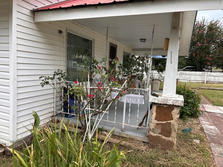 Property Photo:  407 S Peabody Avenue  AR 72560 