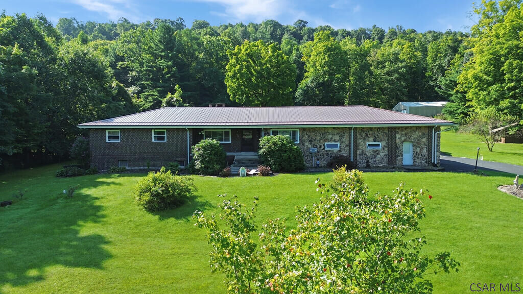 Property Photo: 1443 Greenwich Road PA 15724