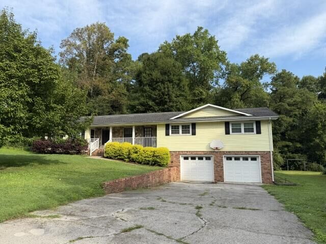 Property Photo: 1902 Mountain Brook Drive GA 30720