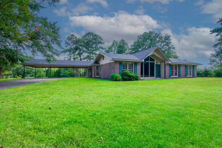 Property Photo:  616 Twin Lakes Road  GA 31831 