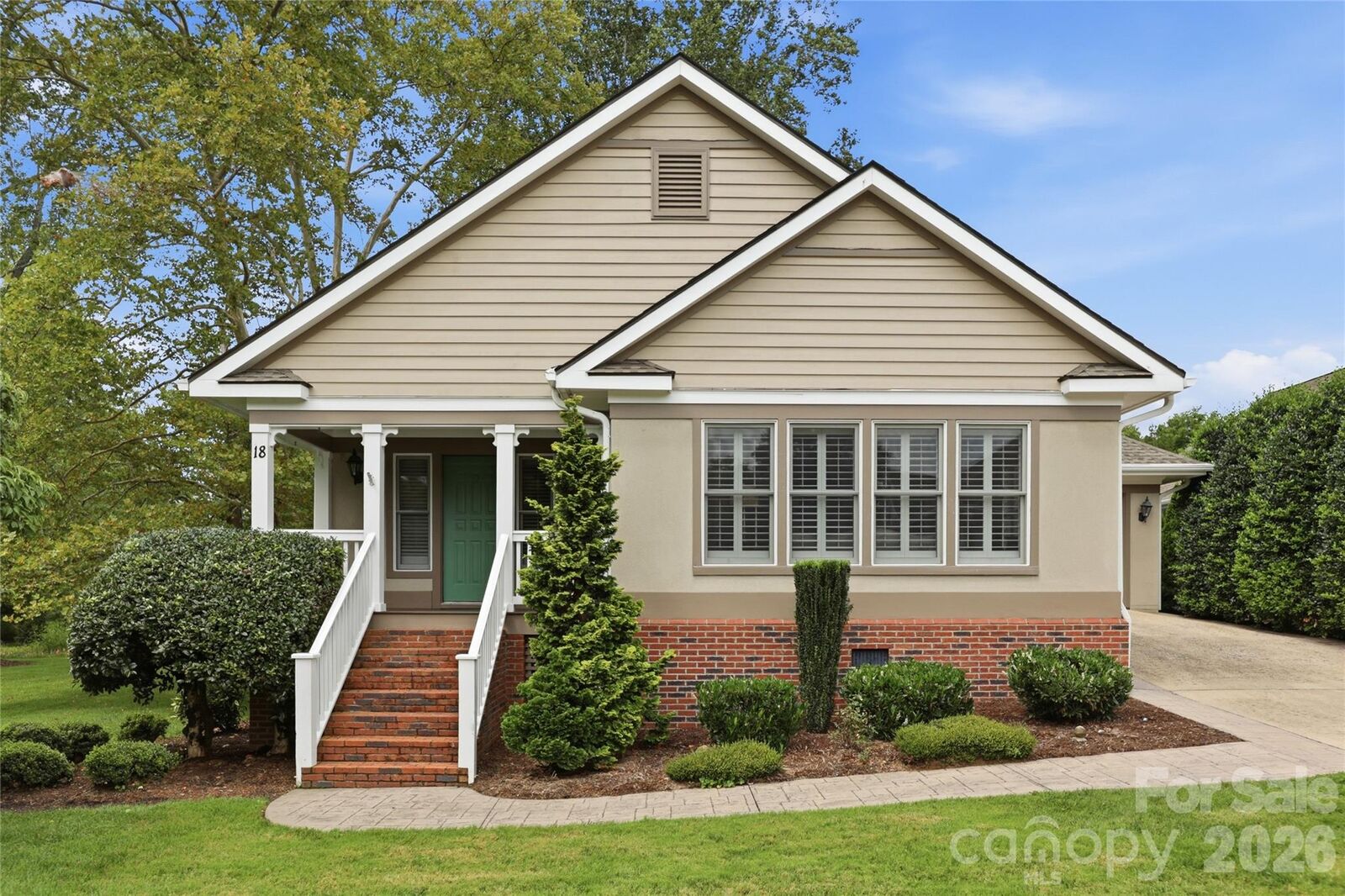 Property Photo: 18 Creekside Way NC 28804