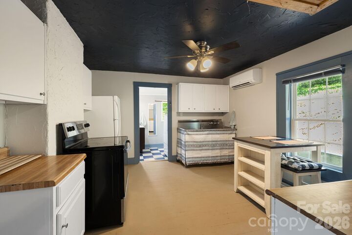 Property Photo:  1055 Riverside Drive  NC 28804 