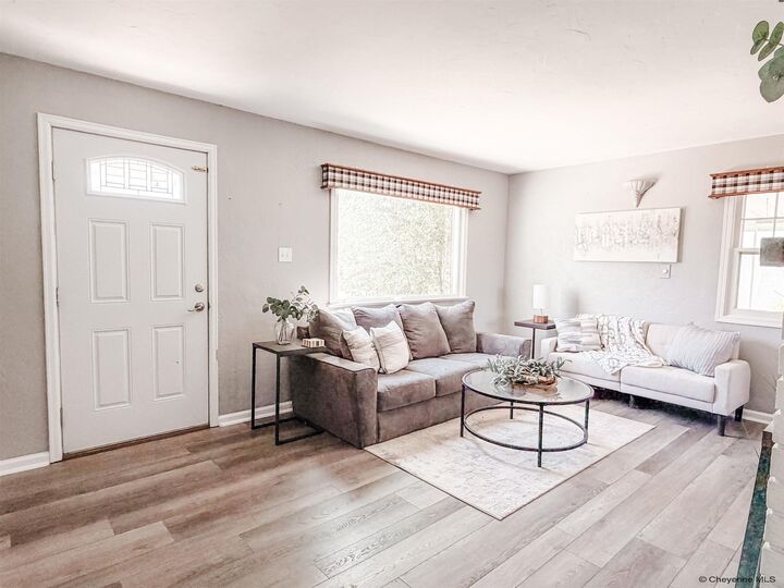 Property Photo:  1906 E 21st St  WY 82201 