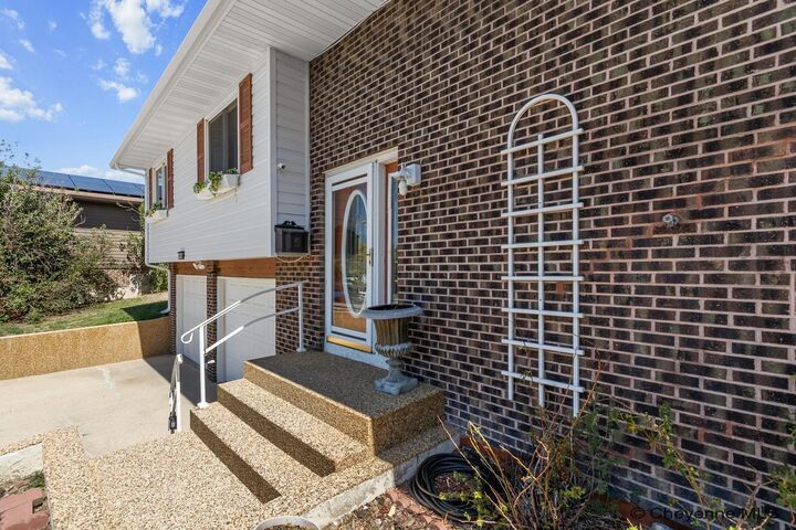 Property Photo: 5409 Hilltop Ave WY 82009
