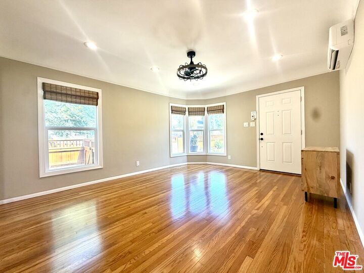 Property Photo:  1332 Ocean Park Blvd, Unit A  CA 90405 