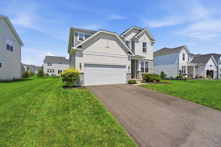 Property Photo: 450 Harness Place OH 43040