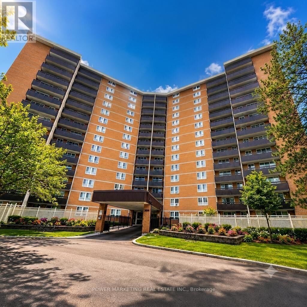 Property Photo:  2020 Jasmine Crescent 1116  ON K1J 8K5 