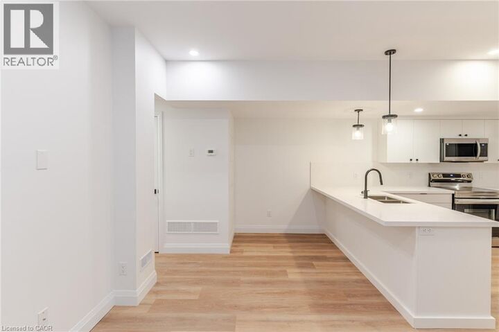 Property Photo:  825 Stirling Avenue South 4  ON N2M 3K4 