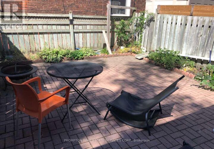 Property Photo:  700 Dufferin Street  ON M6K 2B7 