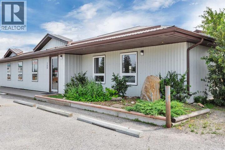 Property Photo:  709 Main Avenue West  AB T0M 1X0 