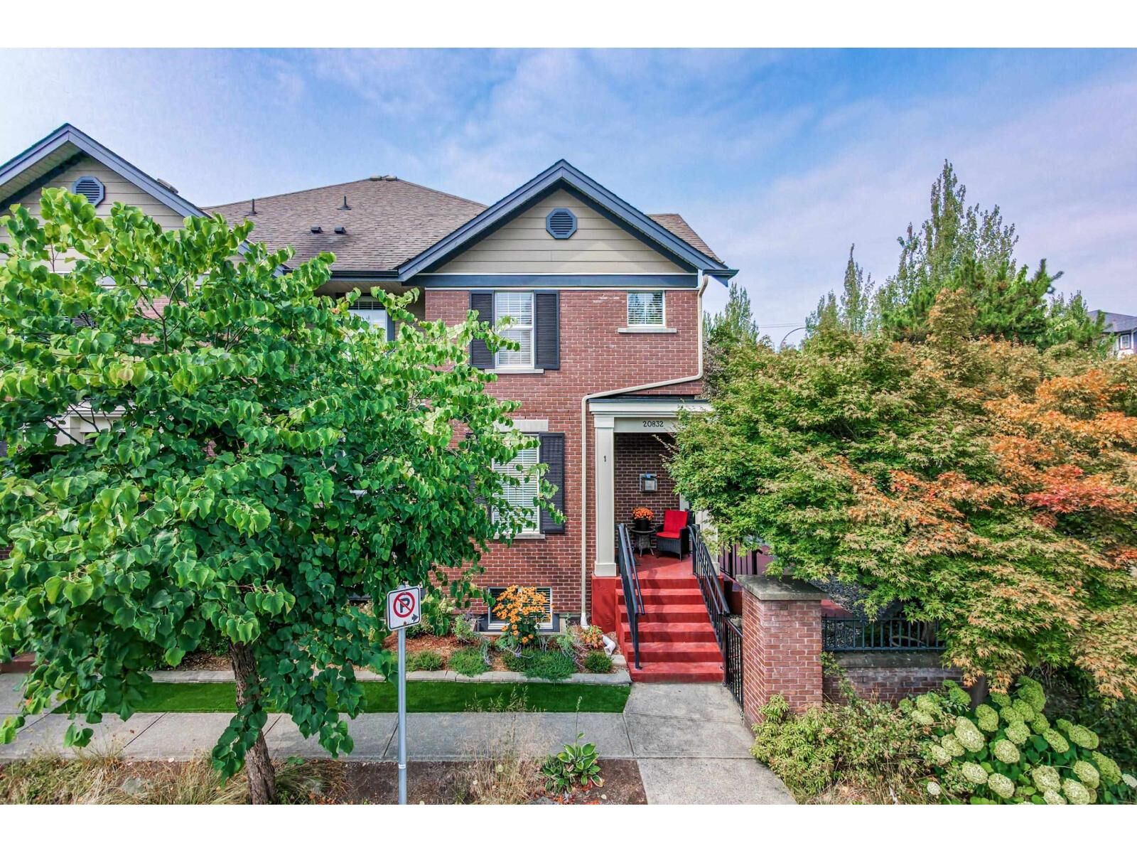 Property Photo:  20832 70 Avenue 1  BC V2Y 0G1 