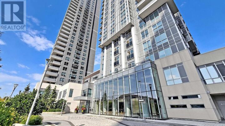 Property Photo:  275 Village Green Square 525  ON M1S 0L8 