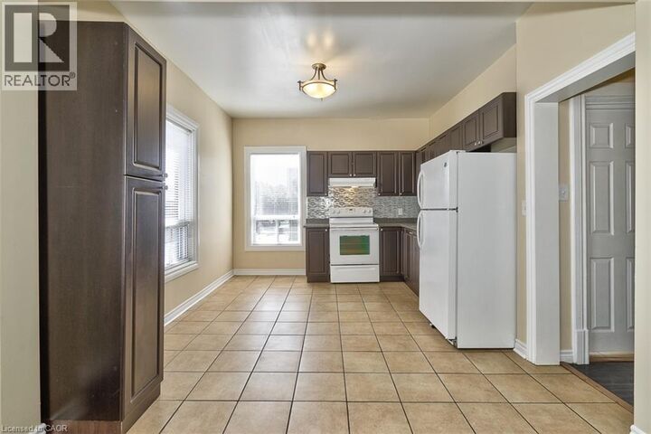 Property Photo:  340 Cannon Street East 2  ON L8L 2B9 