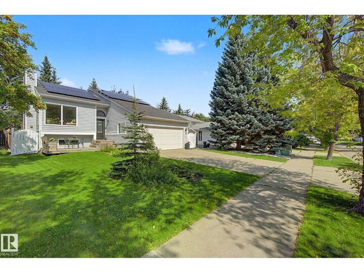 Property Photo: 29 Larch Wy AB T8N 4L2