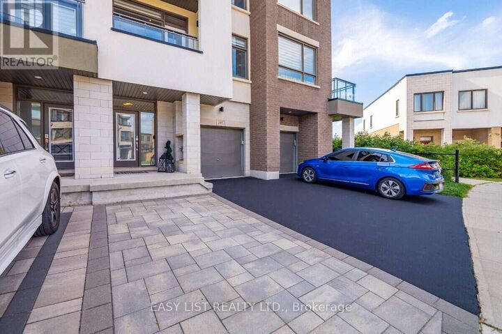 Property Photo: 197 Fowley Drive ON L6H 0P3