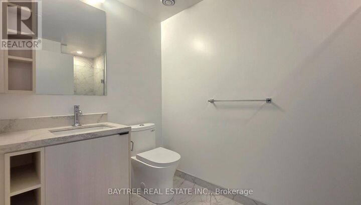 Property Photo:  252 Church Street Ph07  ON M5B 1Z2 
