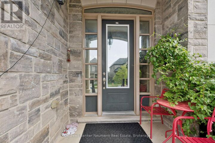 Property Photo:  216 Forest Creek Drive  ON N2R 0M2 